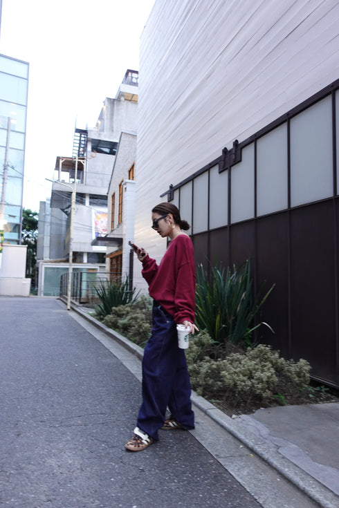 オフショルルーズニット